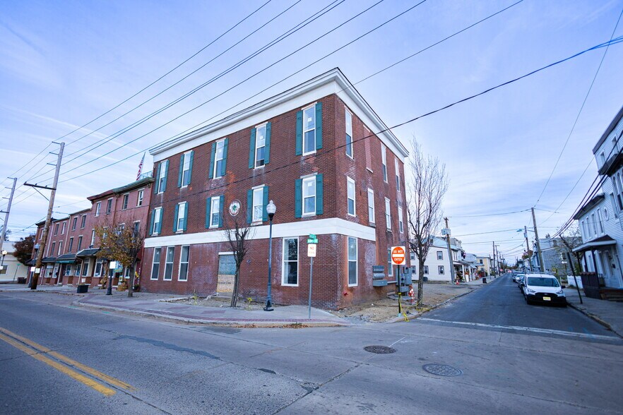 More Photos Of 22 N King St, Gloucester City Storefront Retail Residential For Lease
