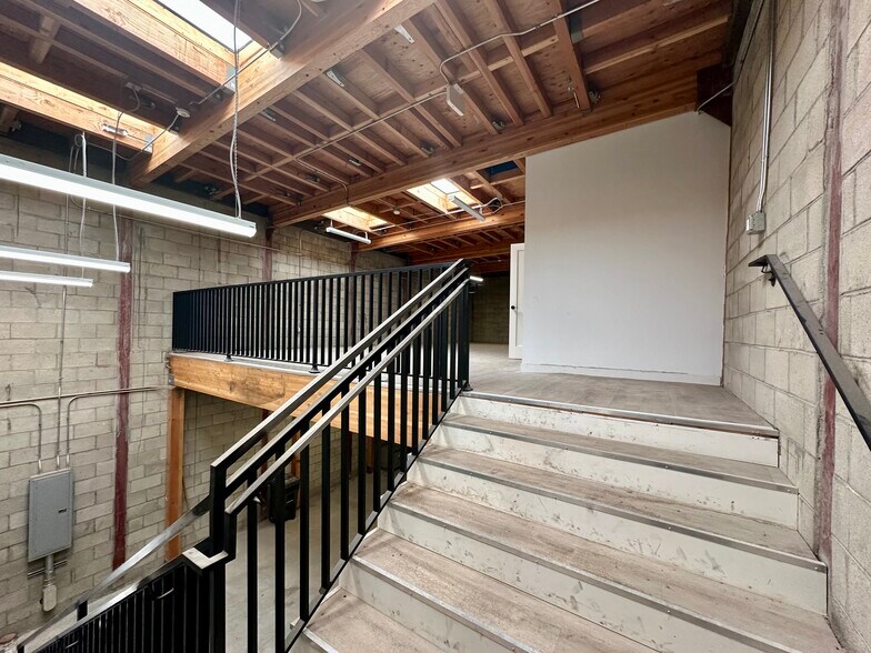 More Photos Of 7528 Clybourn Ave, Sun Valley Manufacturing For Lease