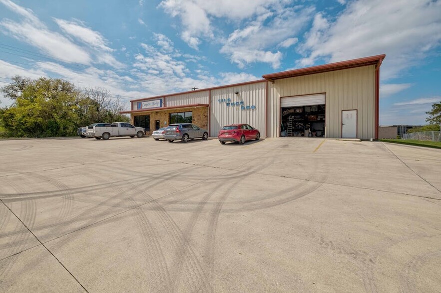 Primary Photo Of 2520 Hunter Rd, San Marcos Storefront Retail Office For Lease