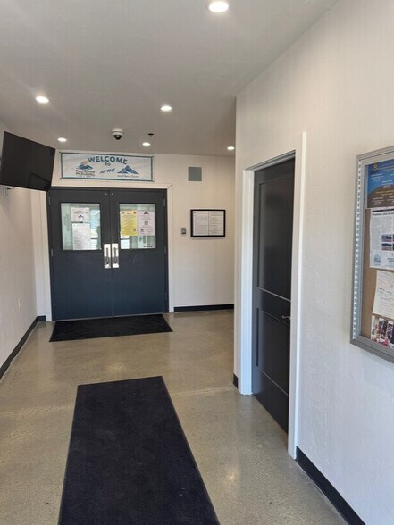 More Photos Of 218 Sportsman Ln, Bigfork Office For Lease