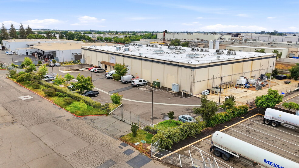 More Photos Of 5860 88th St, Sacramento Warehouse For Sale