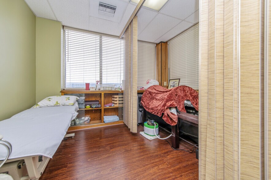 More Photos Of 4305 Torrance Blvd, Torrance Medical For Sale