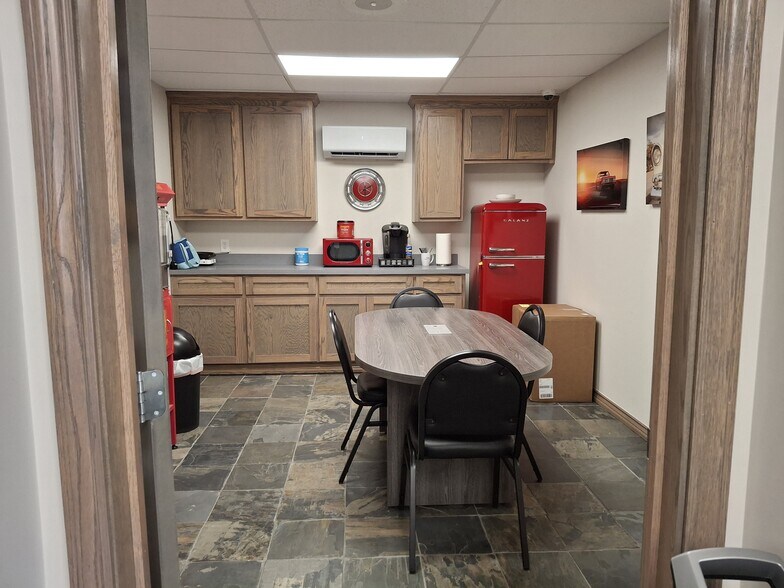 More Photos Of 2001 E Lancaster Ave, Fort Worth Auto Dealership For Sale