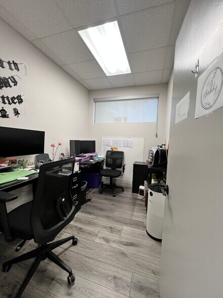 More Photos Of 4000 San Dimas St, Bakersfield General Retail For Sale