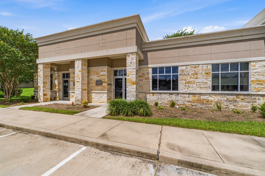 More Photos Of 2219 Sawdust Rd, The Woodlands Office For Sale