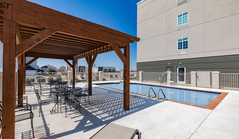 More Photos Of 2602 Rina Park Rd, Ardmore Hotel For Sale