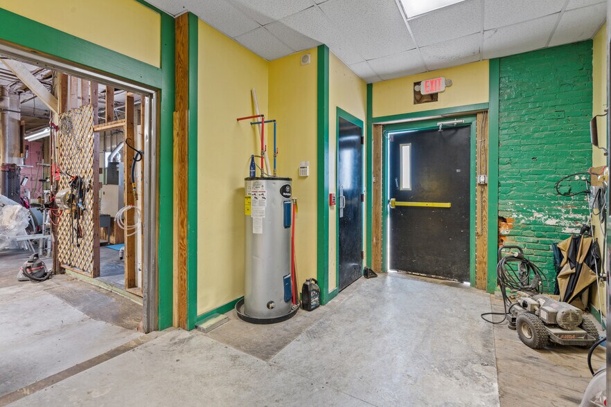 More Photos Of 500 Bridge St, Weissport Restaurant For Sale