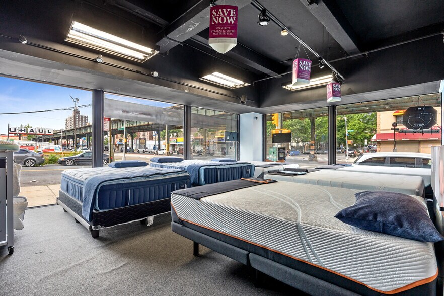 More Photos Of 2916 White Plains, Bronx General Retail For Sale