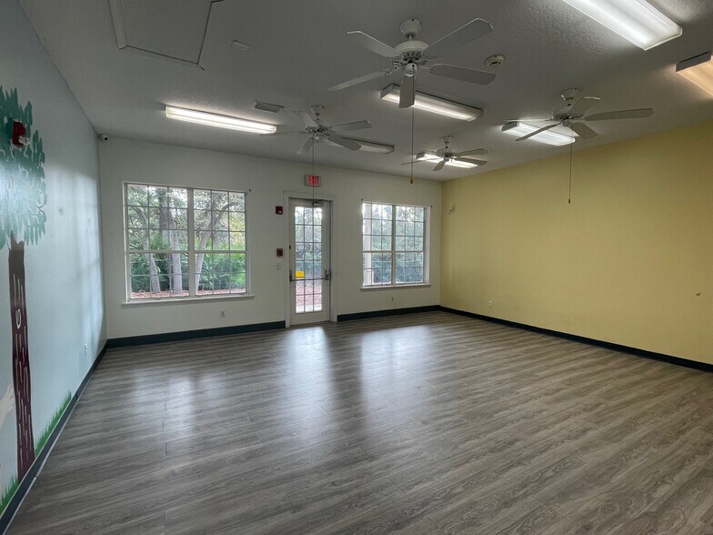More Photos Of 1986 Citrona Dr, Fernandina Beach Daycare Center For Sale