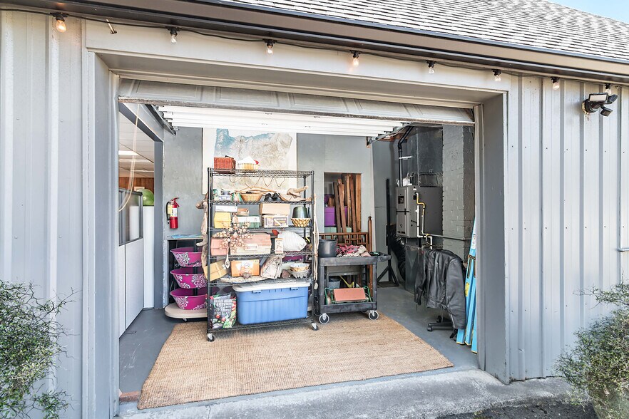 More Photos Of 3110 SE Highway 101, Lincoln City Storefront For Sale