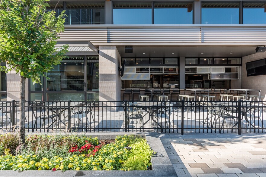 More Photos Of 2000 S Colorado Blvd, Denver Office For Lease