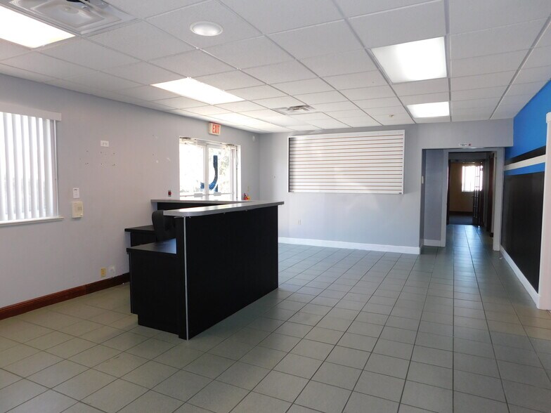 More Photos Of 5145 Commercial Dr, Melbourne Warehouse For Lease