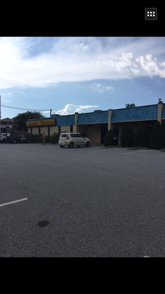 More Photos Of 1832 Winkler St, Wilkesboro Restaurant For Sale