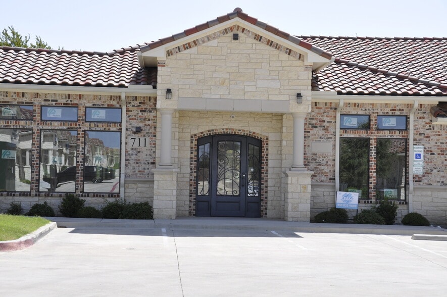 More Photos Of 4957 Golden Triangle Blvd, Fort Worth Medical For Lease