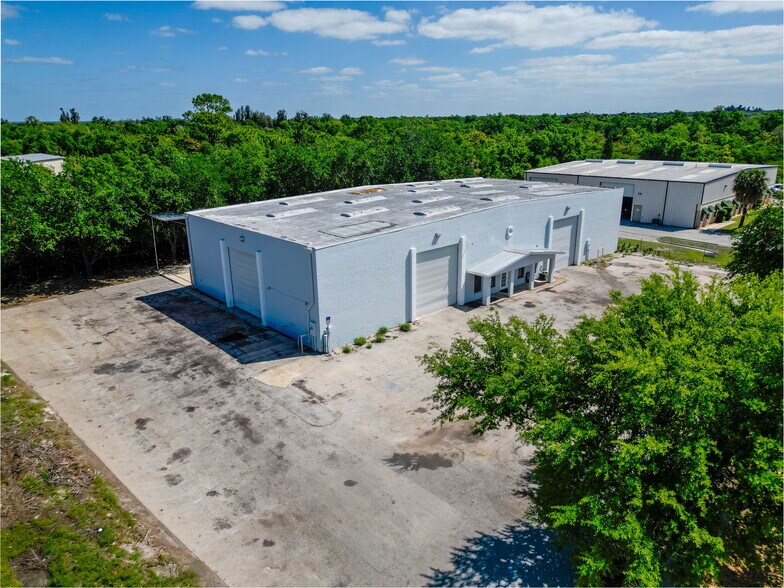 More Photos Of 5524 Independence Ct, Punta Gorda Warehouse For Sale