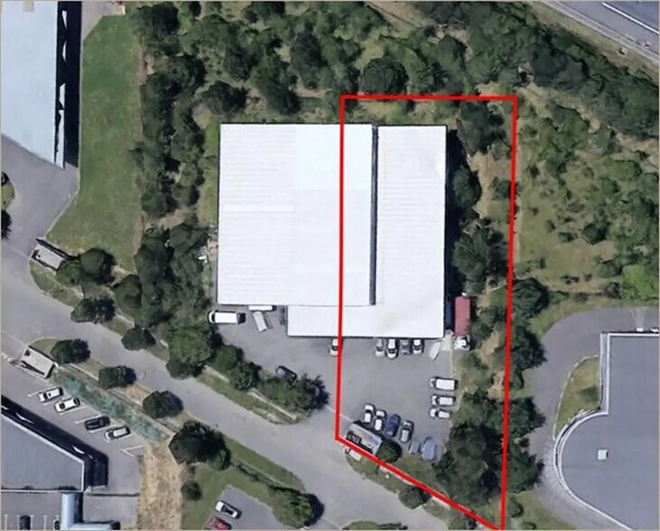 More Photos Of 11 Rue Du Cassé, Saint-Jean Flex For Lease