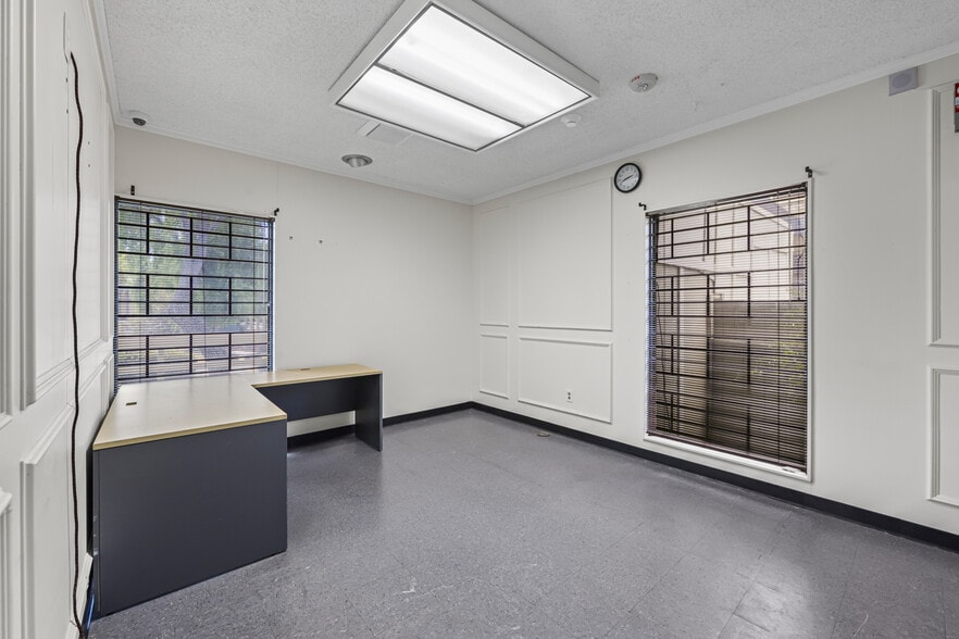 More Photos Of 300 Pendleton Way, Oakland Office For Sale