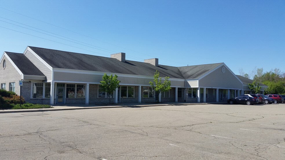 More Photos Of 121-133 W Lansing Rd, Potterville Medical For Lease