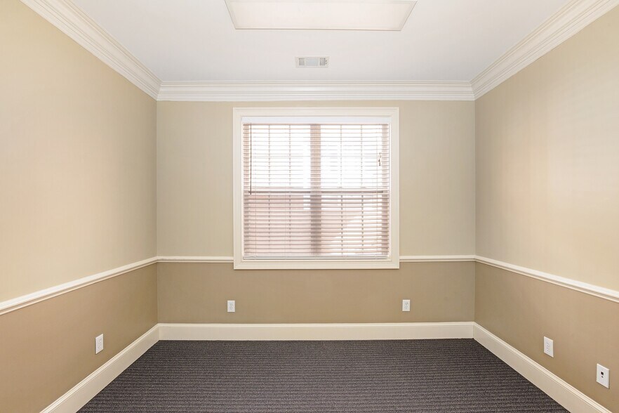 More Photos Of 3535 Roswell Rd, Marietta Office Residential For Lease