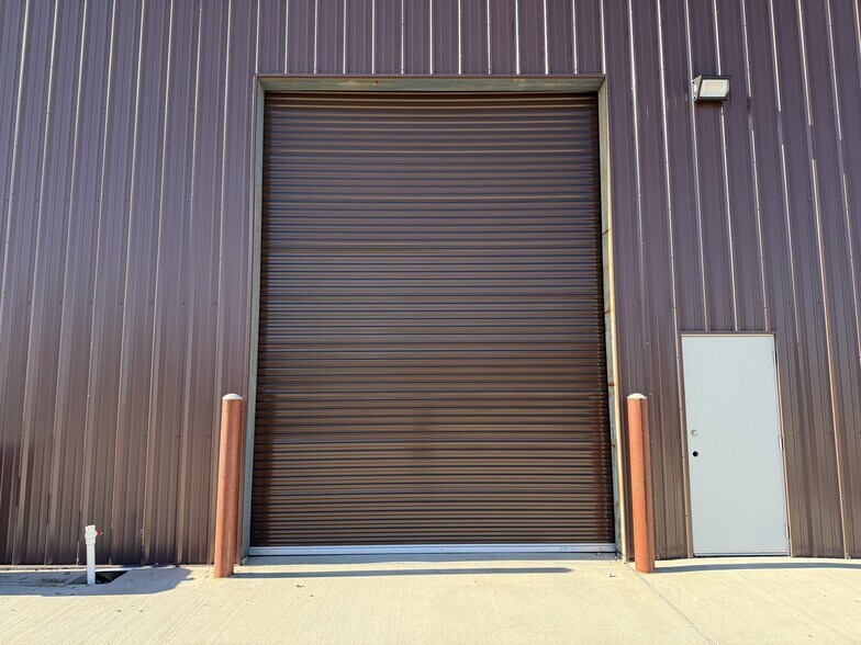 More Photos Of 4711 E Richey Rd, Humble Unknown For Lease