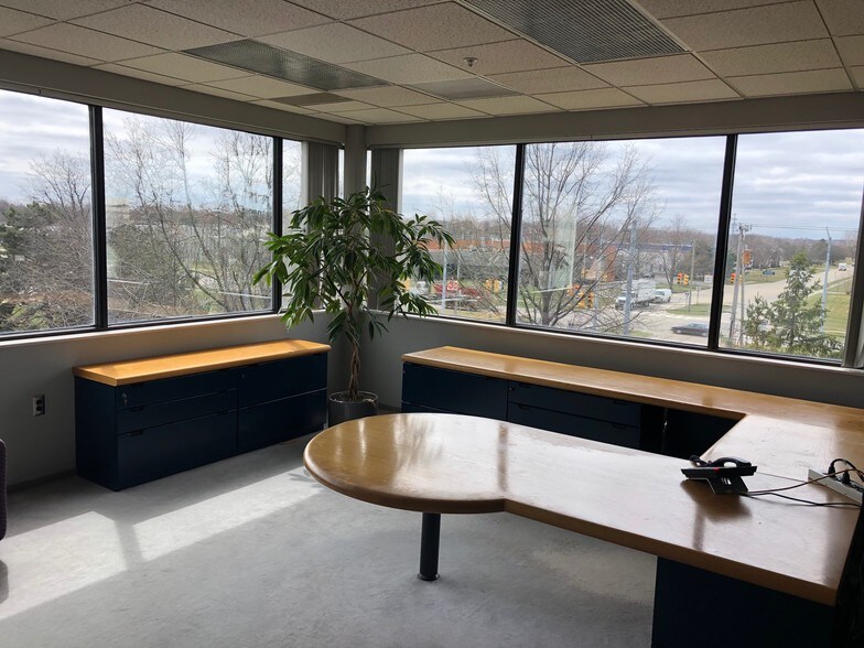 More Photos Of 950 Stephenson Hwy, Troy Loft Creative Space For Lease