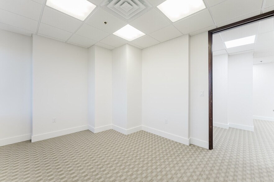 More Photos Of 40 SE 5th St, Boca Raton Office For Lease