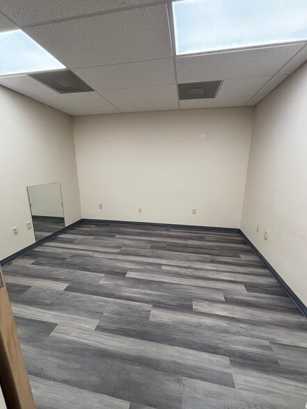 More Photos Of 3250 Harden St Ext, Columbia Medical For Lease