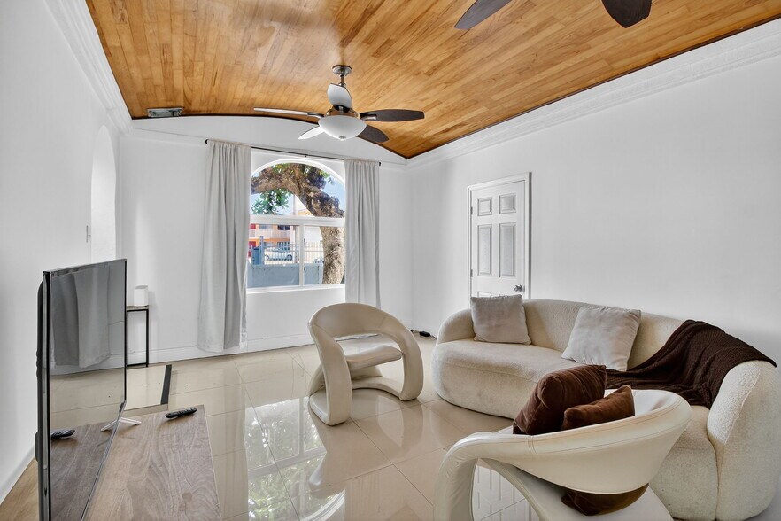 More Photos Of 1680 NW 22nd Ct, Miami Multifamily For Sale