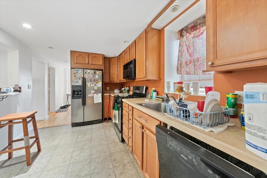 More Photos Of 30 College Pl, Yonkers Multifamily For Sale