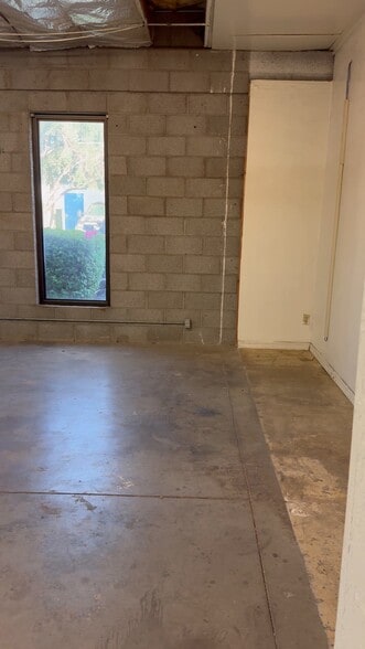 More Photos Of 916 E Impala Ave, Mesa Unknown For Lease