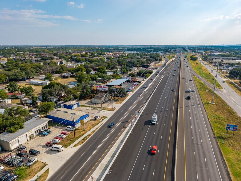 More Photos Of 1712 N Interstate 35, San Marcos Office For Sale
