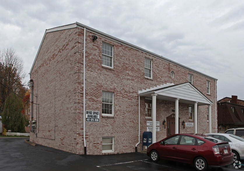 Primary Photo Of 1514 Lincoln Way, Mckeesport Medical For Lease