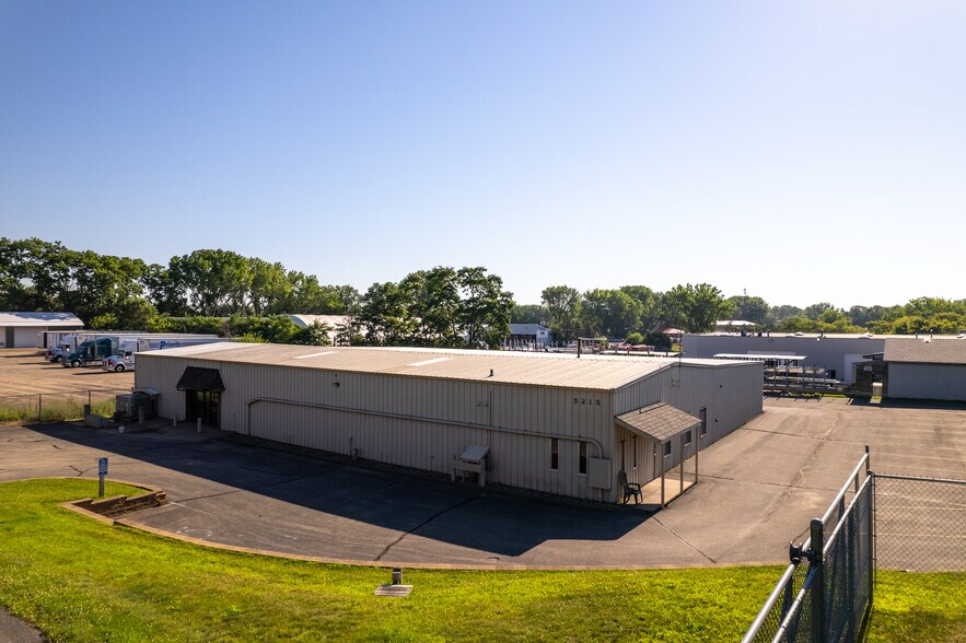 More Photos Of 5215 Gershwin Ave, Oakdale Light Distribution For Sale