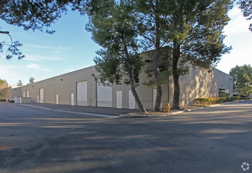 2665 Park Center Dr, Simi Valley, CA 93065 Industrial For Lease