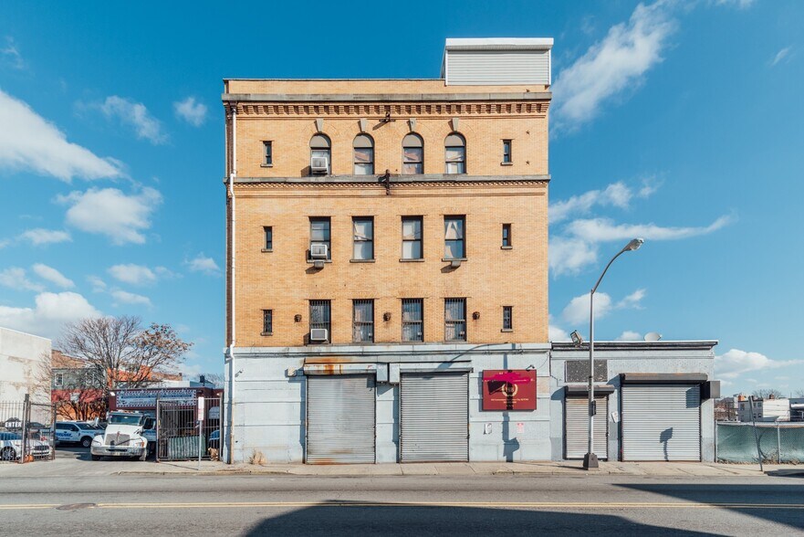 Primary Photo Of 622 Communipaw Ave, Jersey City Warehouse For Sale