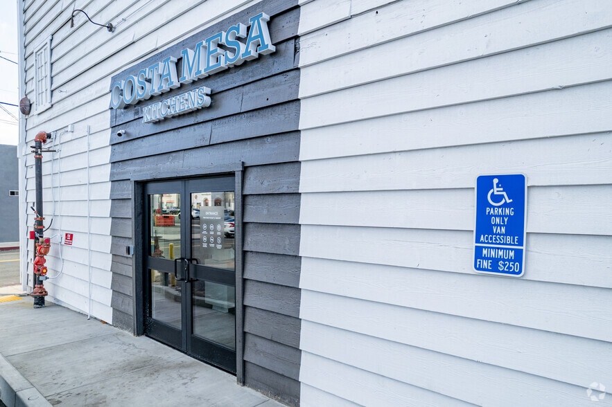 More Photos Of 1750 Newport Blvd, Costa Mesa Storefront For Lease