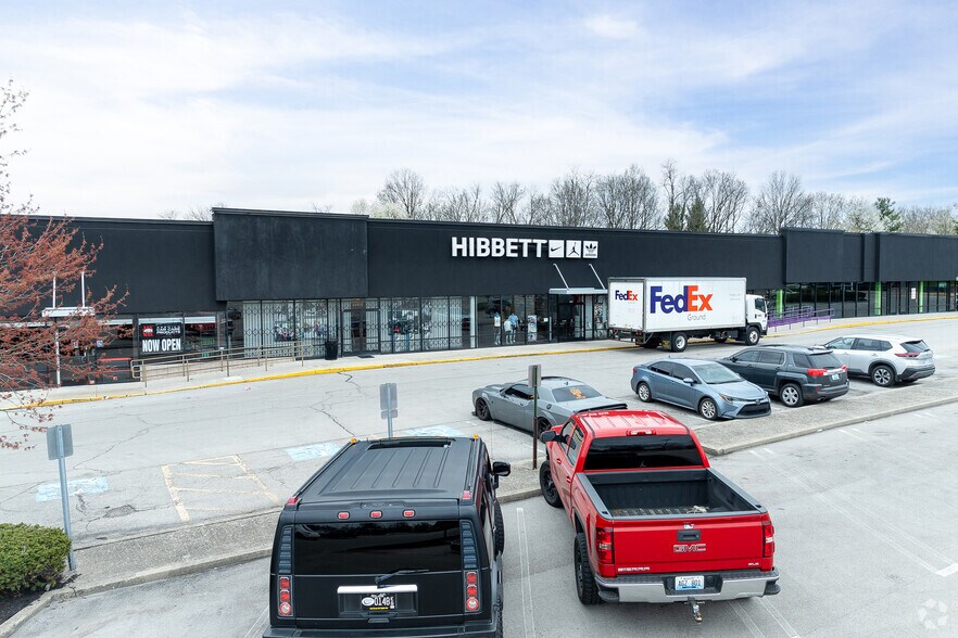More Photos Of 3166-3180 Richmond Rd, Lexington General Retail For Lease