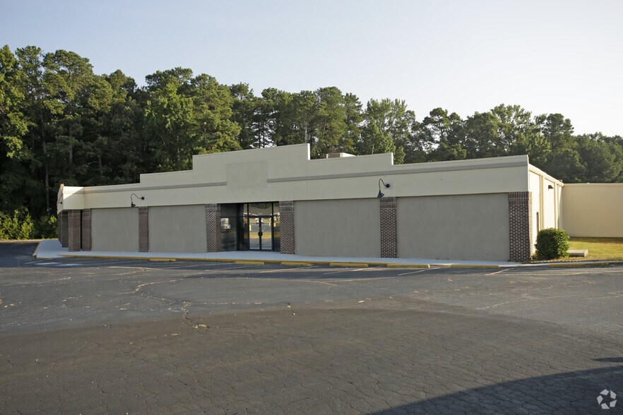 Primary Photo Of 2410 Wisteria Dr, Snellville Health Club For Lease