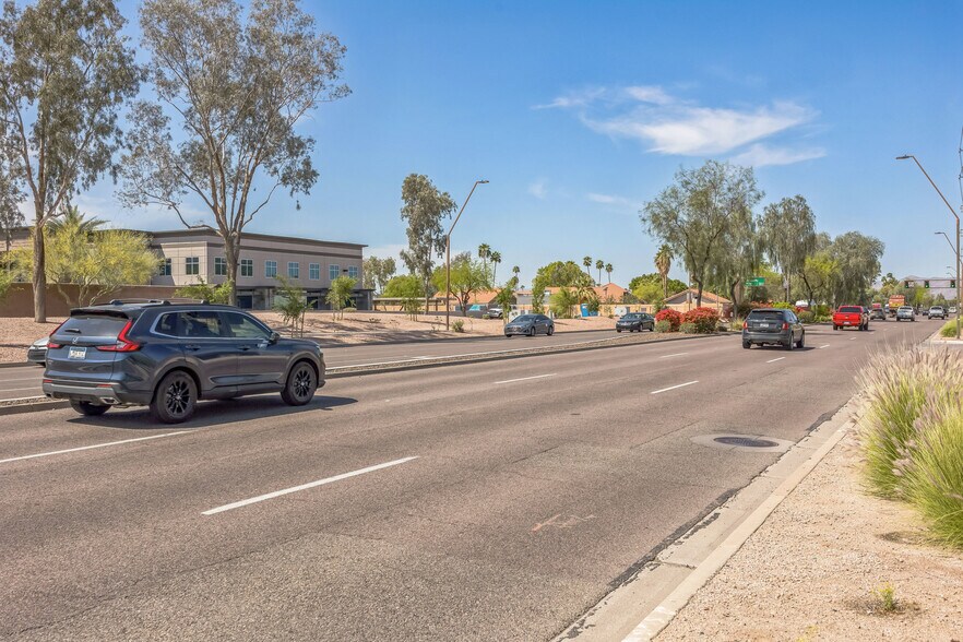 More Photos Of 2030 E Elliot Rd, Tempe General Retail For Sale