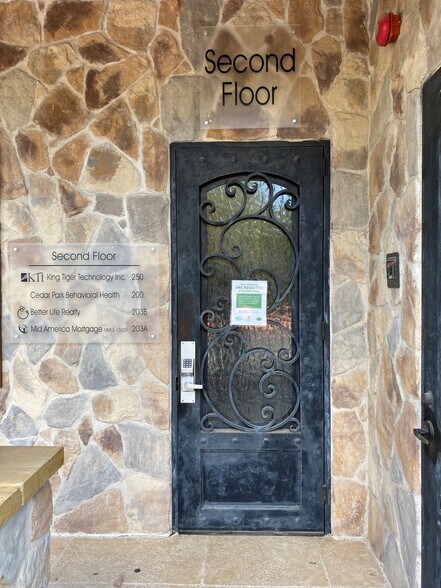 More Photos Of 12001 W Parmer Ln, Cedar Park Office For Lease