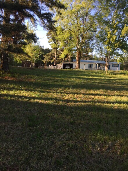 More Photos Of 1017 Dolvin Ave, Union Point Schools For Sale