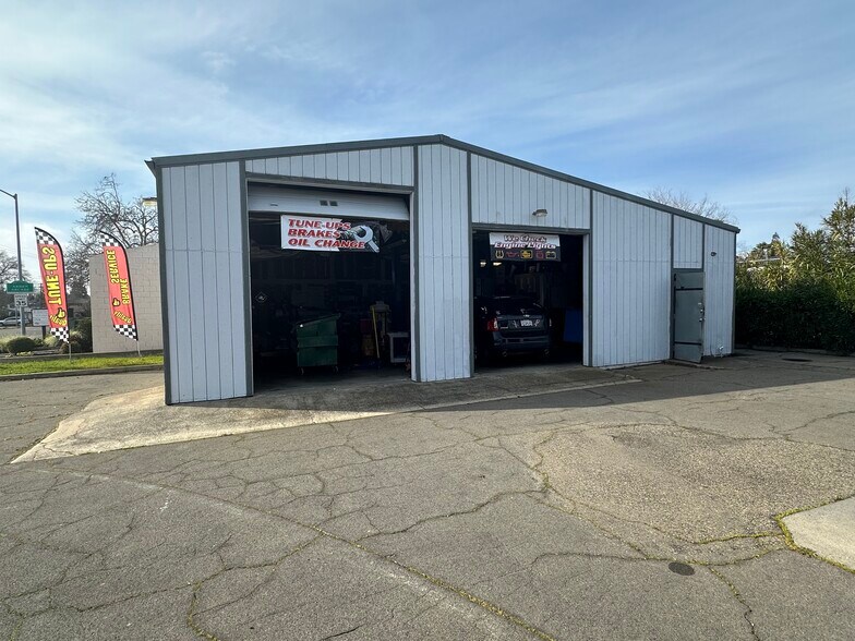 More Photos Of 4645 Whitney Ave, Sacramento General Retail For Sale