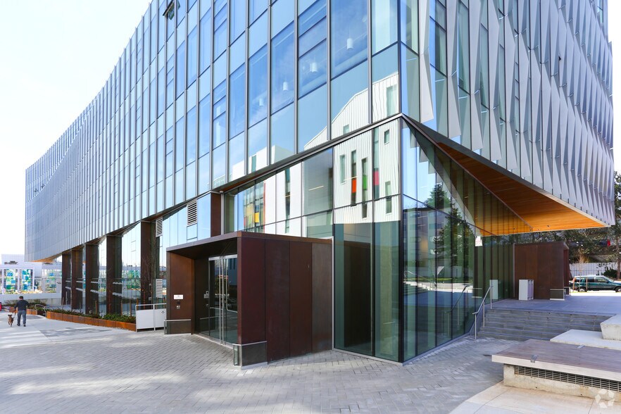 More Photos Of 565 Great Northern Way, Vancouver Office For Lease