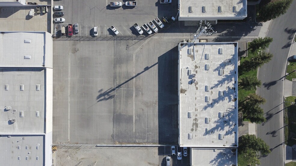 More Photos Of 15085 La Palma Dr, Chino Warehouse For Lease