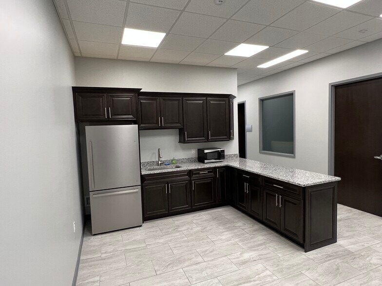 More Photos Of 18 Market Ave, Palm Coast Office For Lease