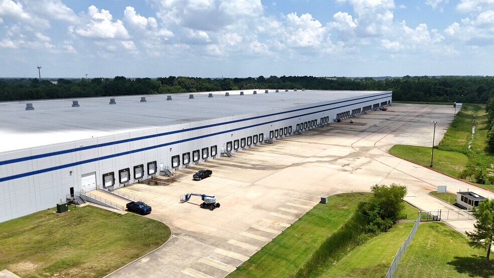 More Photos Of 5001 Greenwood Rd, Shreveport Distribution For Lease