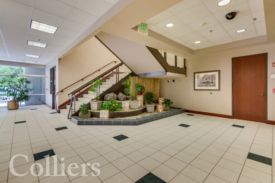 More Photos Of 1450-1500 S Eagle Flight Way, Boise Office For Lease