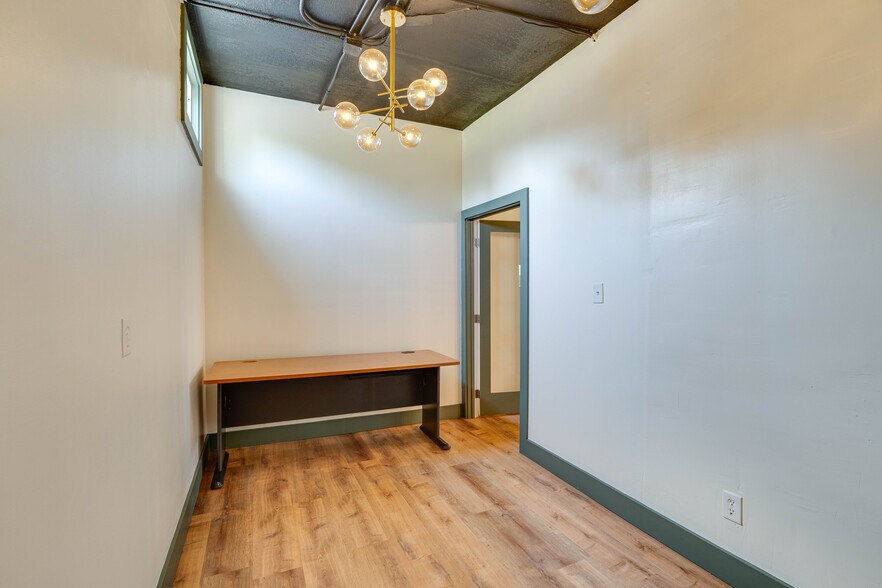 More Photos Of 4301 Washington Pike, Knoxville Office Residential For Lease