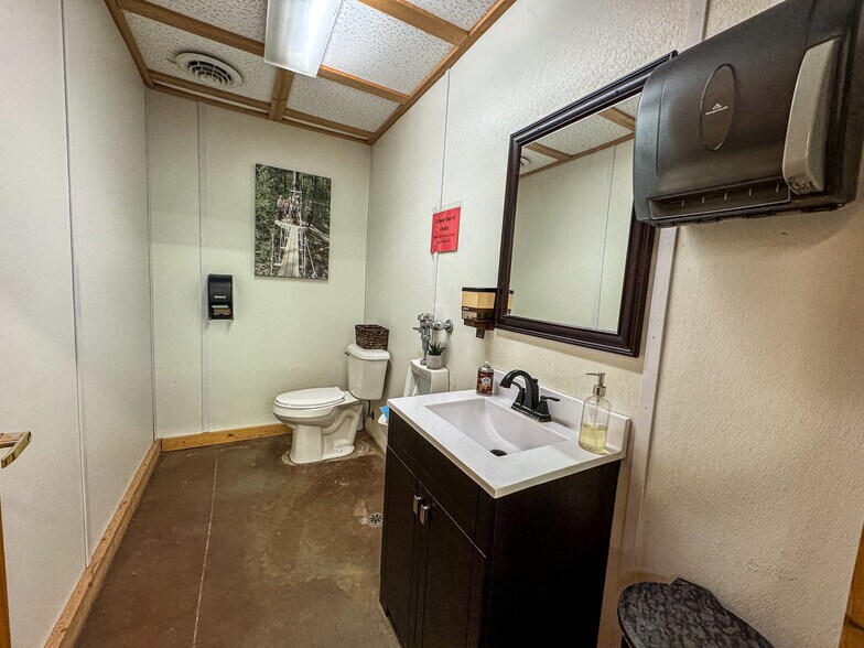 More Photos Of 7849 US Highway 51, Minocqua Sports And Entertainment For Sale