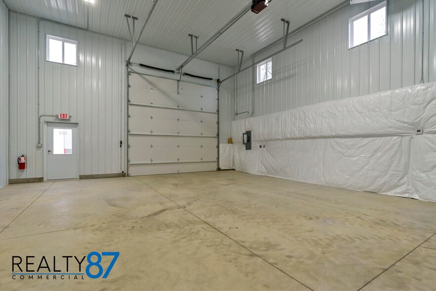 More Photos Of 3230 Center Point Rd, Robins Flex For Lease